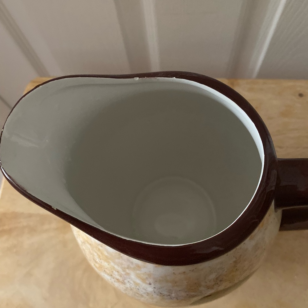 Ceramic Grape Pitcher🍇💜 - Picture 2 of 4